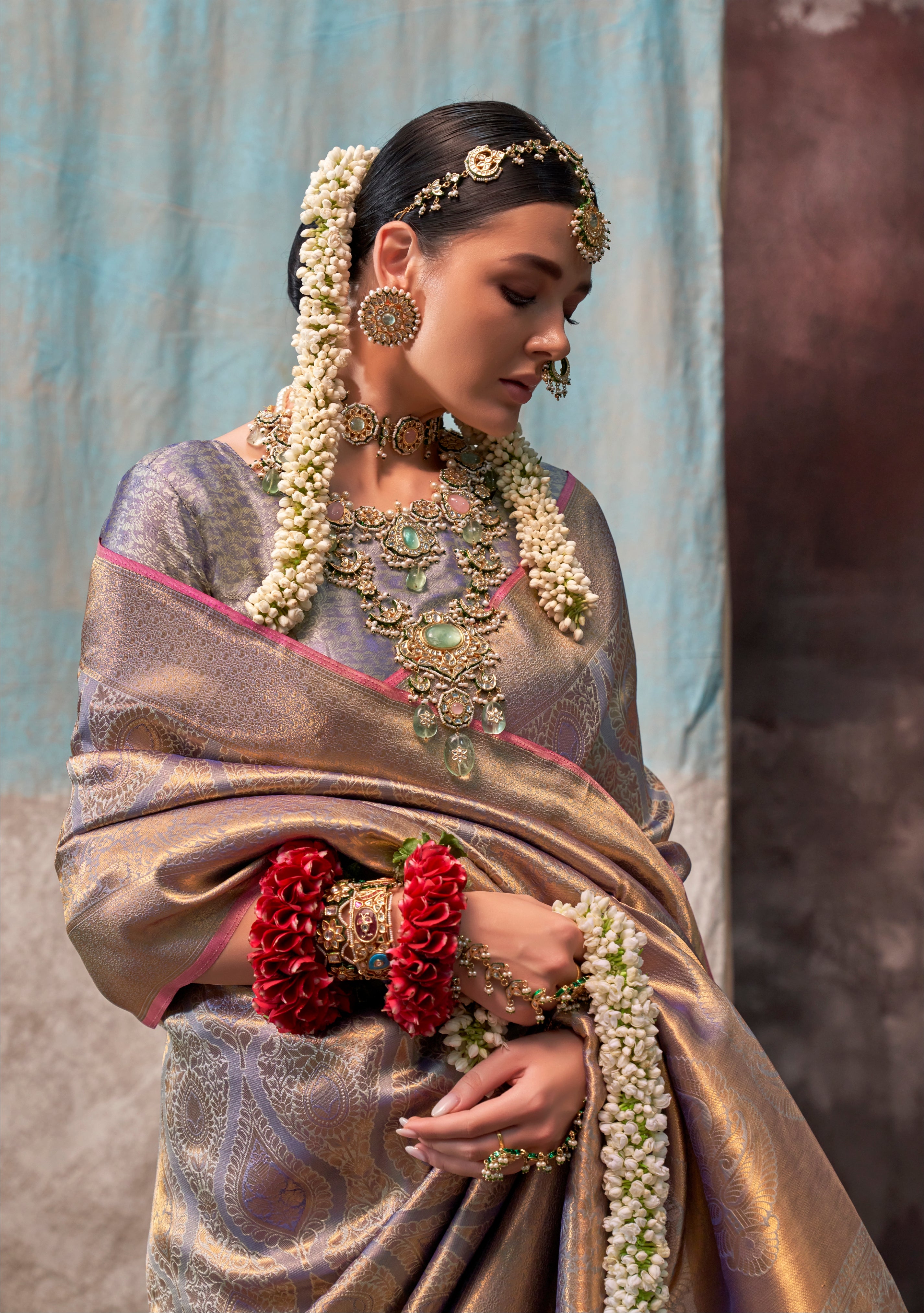 Grey Golden Handloom Weaving Silk Saree With Blouse