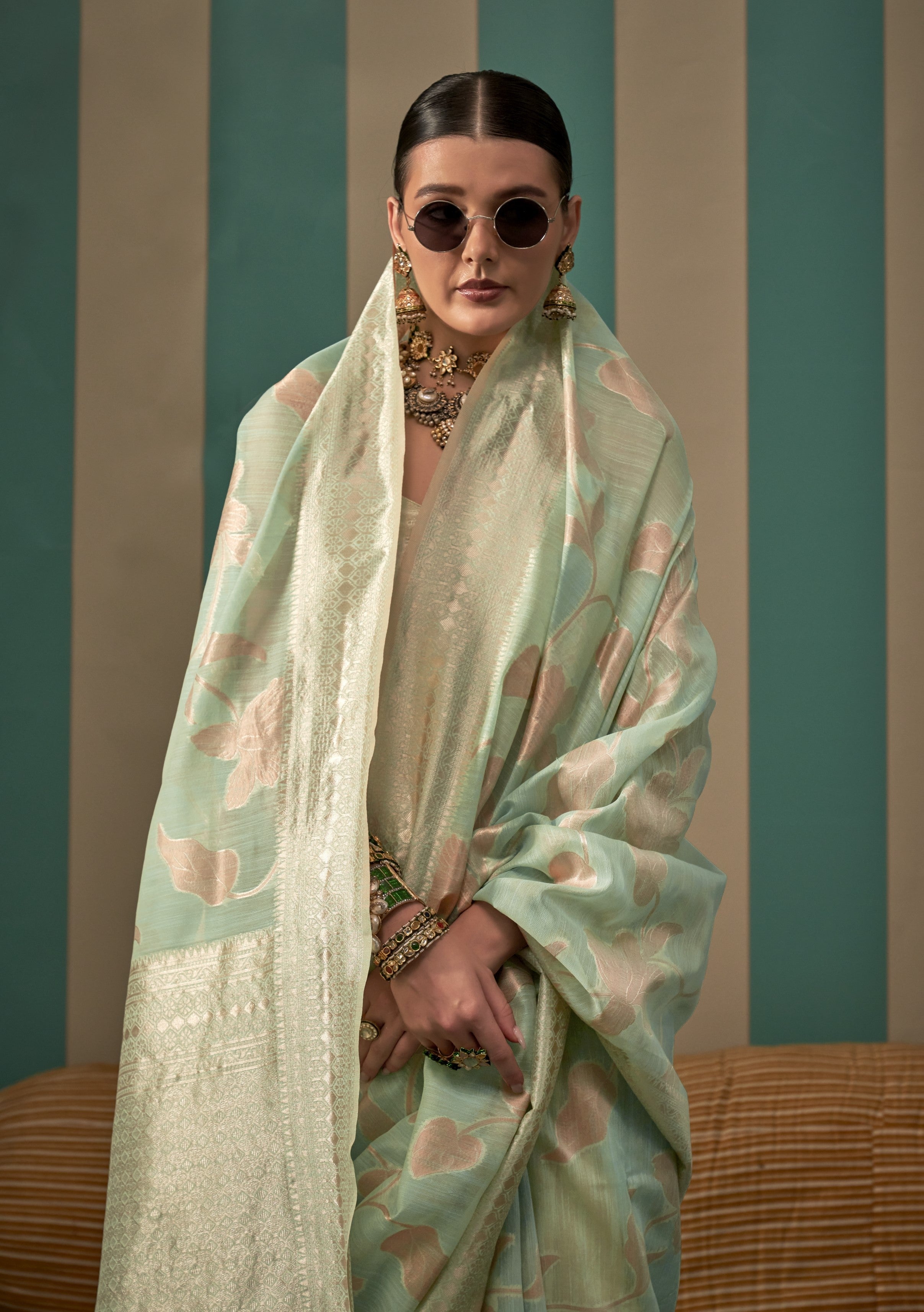 Sea Green Handloom Weaving Linen Saree With Blouse