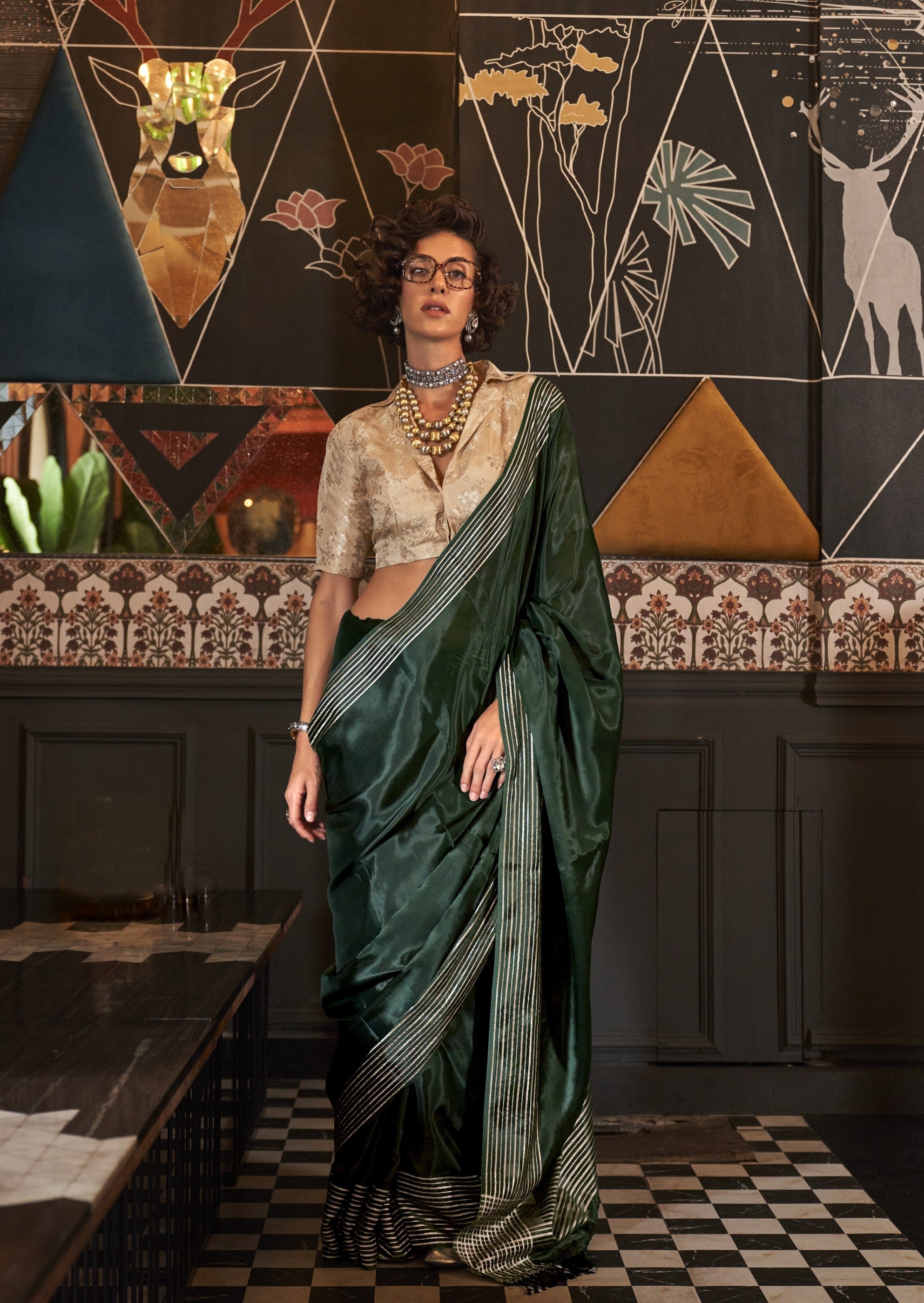 Bottle Green Handloom Weaving Viscose Saree With Blouse