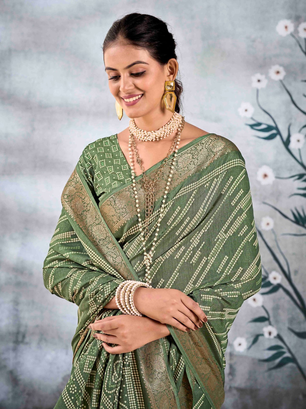 Mehendi Green Dola Silk Printed Saree With Zari Border