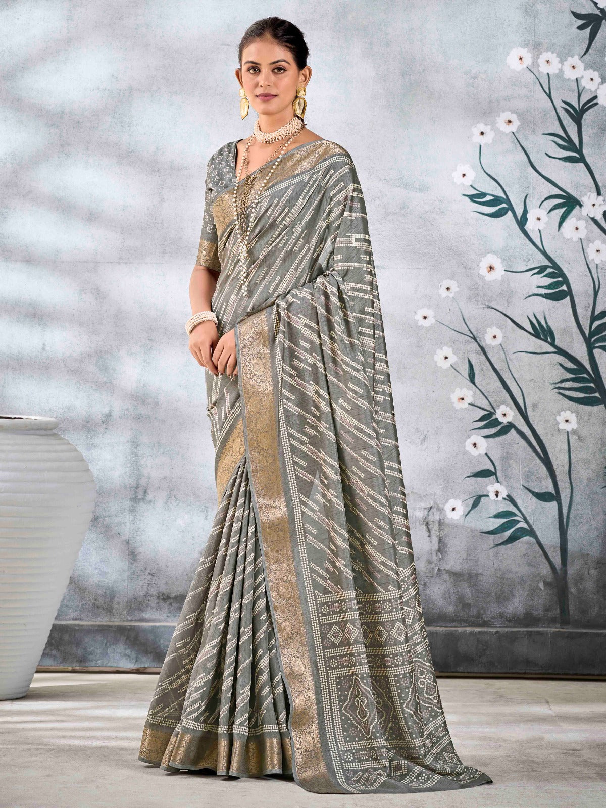 Dove Grey Dola Silk Printed Saree With Zari Border