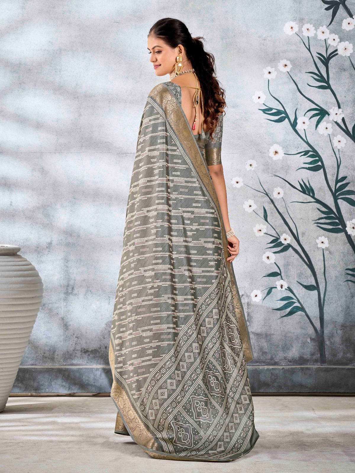 Dove Grey Dola Silk Printed Saree With Zari Border